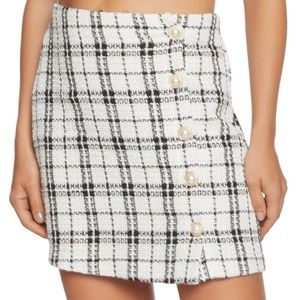 White and Black Tweed Skirt Size M-L